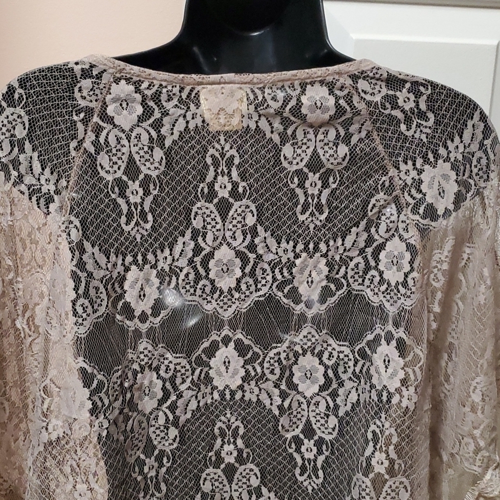 Daytrip Lace Embellished Boho Top NWOT - Picture 11 of 13
